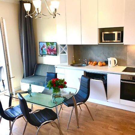 Villa Florance Apartments With Terraces & Parking Вентспилс Екстериор снимка