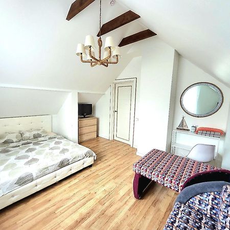 Villa Florance Apartments With Terraces & Parking Вентспилс Екстериор снимка