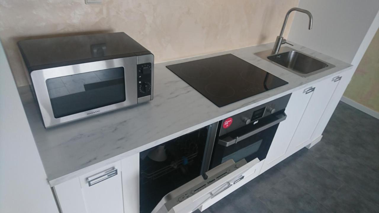 Villa Florance Apartments With Terraces & Parking Вентспилс Екстериор снимка