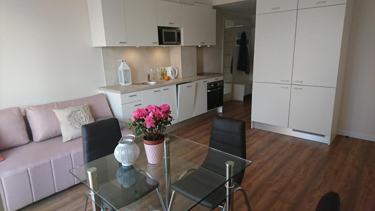 Villa Florance Apartments With Terraces & Parking Вентспилс Екстериор снимка