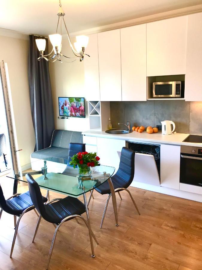 Villa Florance Apartments With Terraces & Parking Вентспилс Екстериор снимка